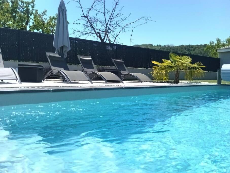 Chambre & Sdb Privee Avec Piscine En Bord De Via Rhona Sarras Eksteriør bilde