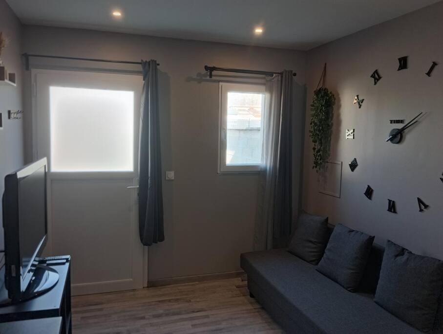 Chambre & Sdb Privee Avec Piscine En Bord De Via Rhona Sarras Eksteriør bilde