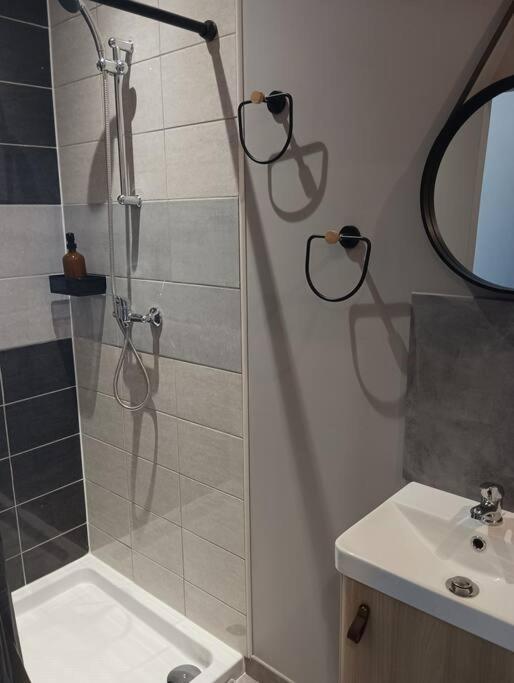 Chambre & Sdb Privee Avec Piscine En Bord De Via Rhona Sarras Eksteriør bilde
